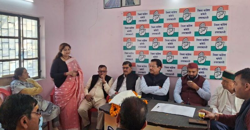 विवादित अफसरों को सेवा विस्तार दे रही भाजपा से जनता त्रस्त – कांग्रेस