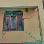 भारी बारिश से पहाड़ों में भू-धंसाव का खतरा बढ़ा, कई घरों पर पड़ी दरारें