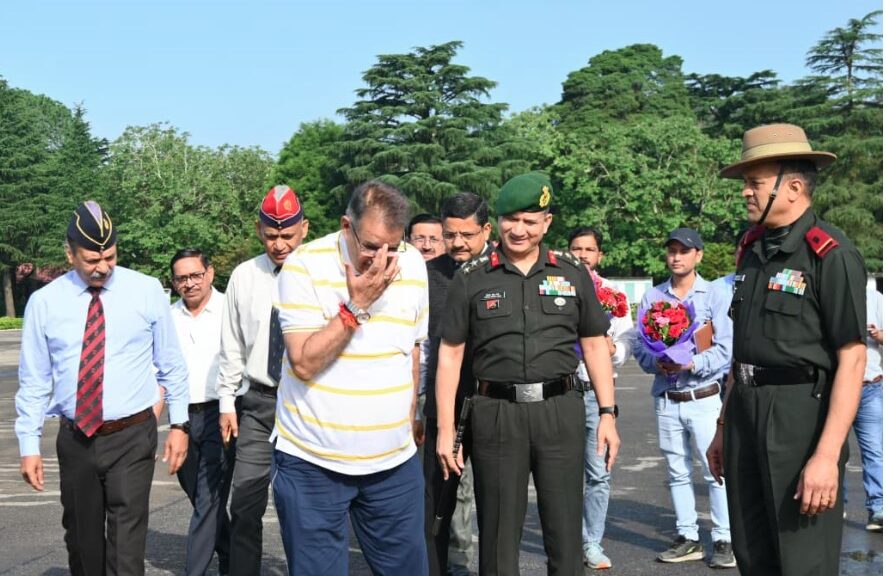 लैंसडाउन पहुंचे सैनिक कल्याण मंत्री गणेश जोशी, अपनी कर्मभूमि को किया नमन