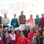 आंगनवाड़ी केंद्रों को मंत्री गणेश जोशी ने दी खेल और पठन-पाठन सामग्री की सौगात