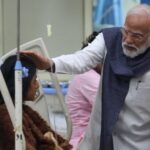लाल किला धमाका पीड़ितों से मिले पीएम मोदी, दोषियों पर कड़ी कार्रवाई का दिया भरोसा