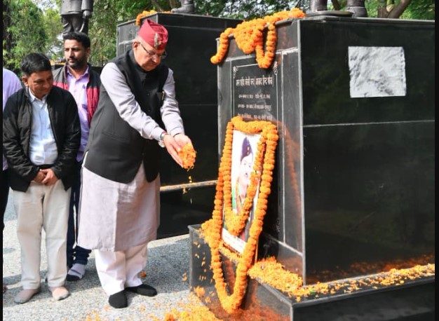 कैबिनेट मंत्री गणेश जोशी ने वीर केसरी चंद की प्रतिमा पर माल्यार्पण कर दी श्रद्धांजलि