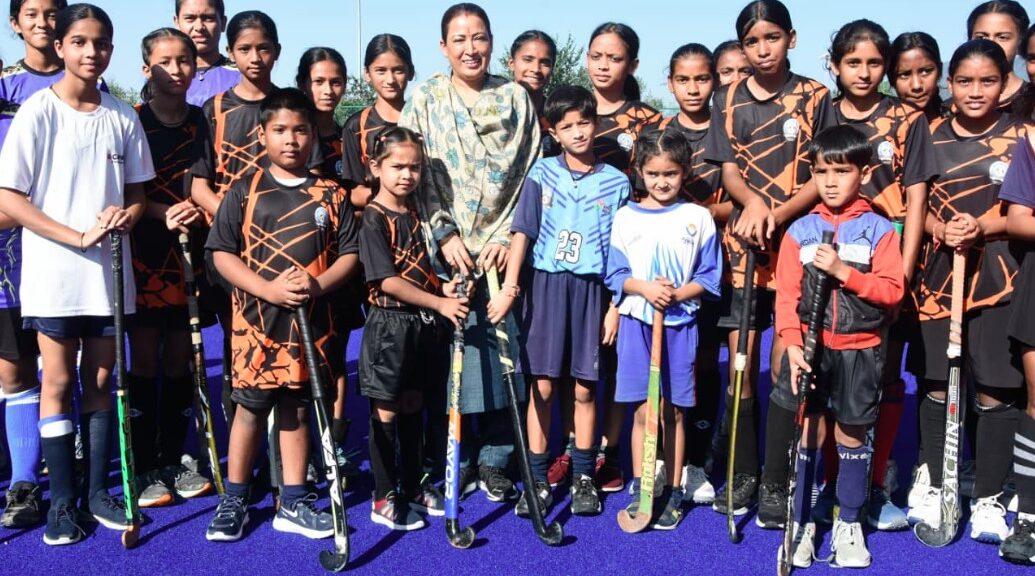 हॉकी का पुराना गौरव लौटाने का संकल्प लें खिलाड़ी- रेखा आर्या