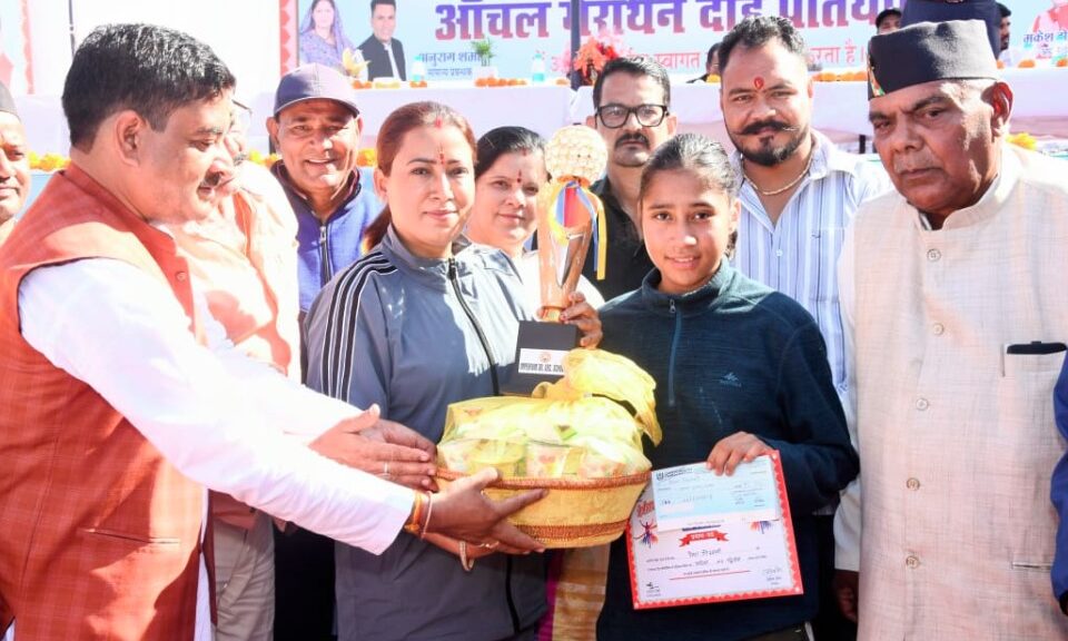 खेल मंत्री रेखा आर्या ने किया पदक विजेताओं को सम्मानित